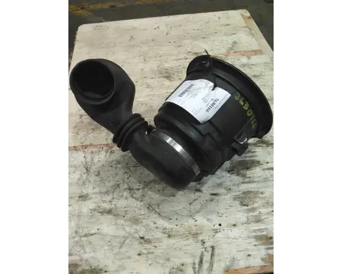 FREIGHTLINER M2 106 AIR CLEANER