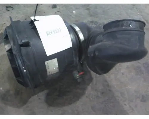 FREIGHTLINER M2 106 AIR CLEANER