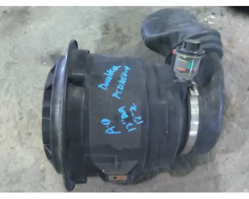 FREIGHTLINER M2 106 AIR CLEANER