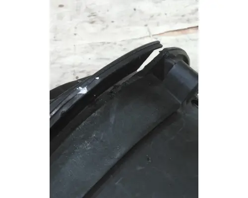 FREIGHTLINER M2 106 AIR CLEANER