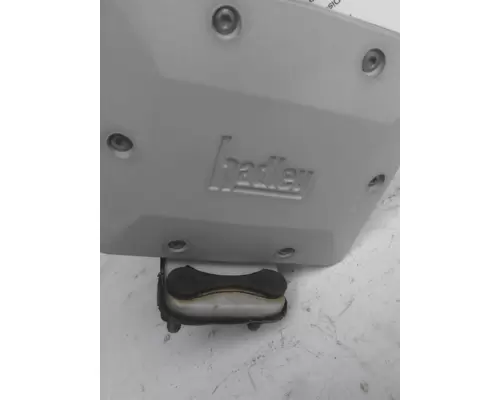 FREIGHTLINER M2 106 AIR HORN