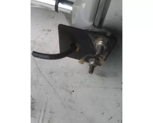 FREIGHTLINER M2 106 AIR HORN