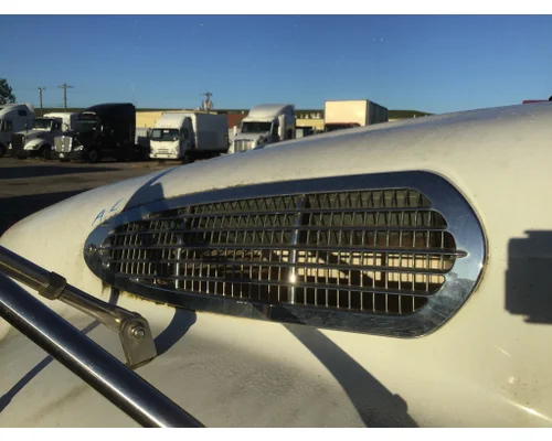 FREIGHTLINER M2 106 AIR INTAKE LOUVER/COVER