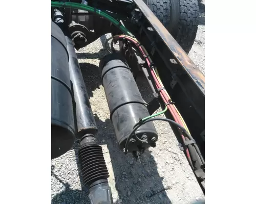 FREIGHTLINER M2 106 AIR TANK