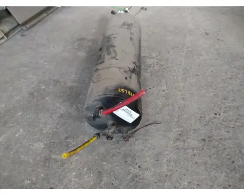 FREIGHTLINER M2 106 AIR TANK