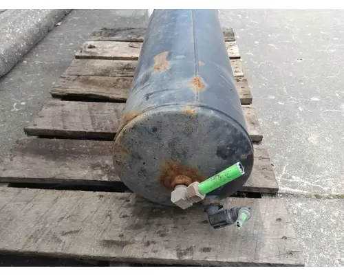 FREIGHTLINER M2 106 AIR TANK