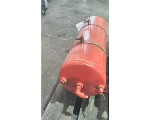 FREIGHTLINER M2 106 AIR TANK