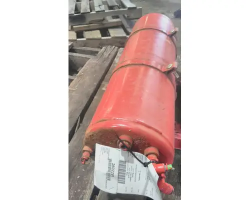FREIGHTLINER M2 106 AIR TANK