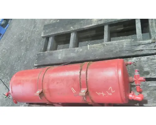 FREIGHTLINER M2 106 AIR TANK