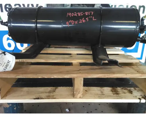 FREIGHTLINER M2 106 AIR TANK