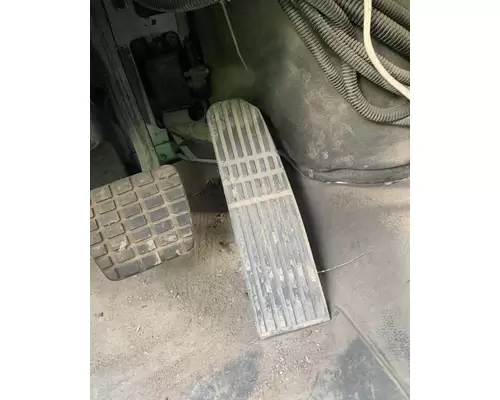 FREIGHTLINER M2 106 Accelerator Pedal