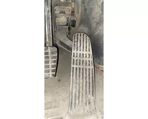 FREIGHTLINER M2 106 Accelerator Pedal