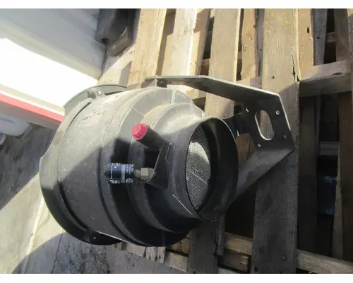 FREIGHTLINER M2 106 Air Cleaner
