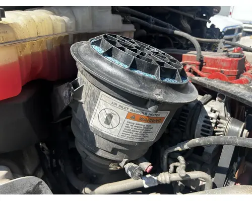 FREIGHTLINER M2 106 Air Cleaner