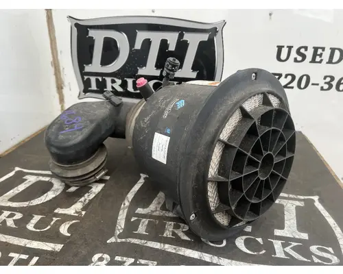 FREIGHTLINER M2 106 Air Cleaner