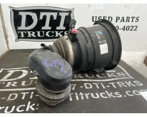 FREIGHTLINER M2 106 Air Cleaner