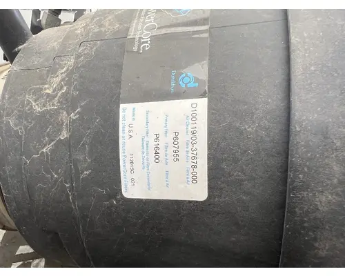FREIGHTLINER M2 106 Air Cleaner