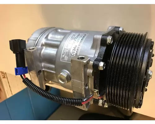 FREIGHTLINER M2-106 Air Conditioner Compressor