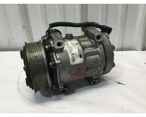 FREIGHTLINER M2-106 Air Conditioner Compressor