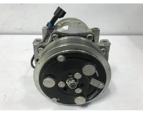 FREIGHTLINER M2-106 Air Conditioner Compressor