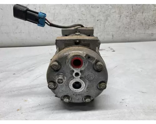 FREIGHTLINER M2-106 Air Conditioner Compressor