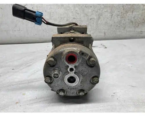 FREIGHTLINER M2-106 Air Conditioner Compressor