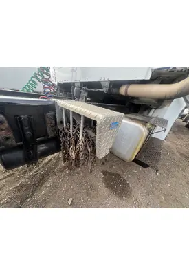 FREIGHTLINER M2 106 Air Tank