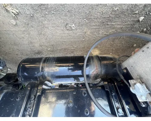 FREIGHTLINER M2 106 Air Tank