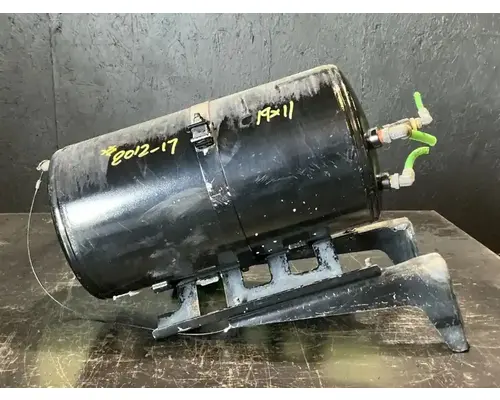 FREIGHTLINER M2 106 Air Tank