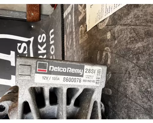 FREIGHTLINER M2 106 Alternator