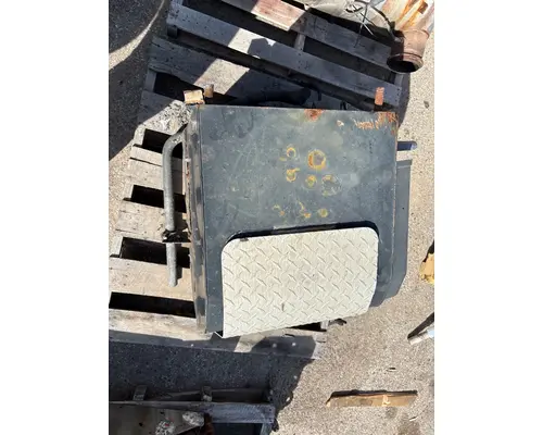 FREIGHTLINER M2-106 Auxiliary Power Unit