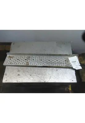 FREIGHTLINER M2 106 BATTERY BOX STEP