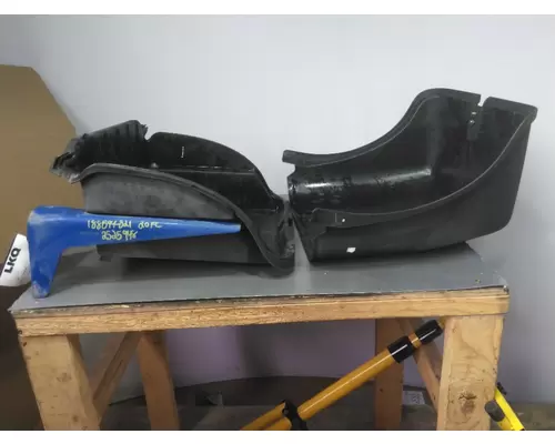 FREIGHTLINER M2 106 BATTERY BOX
