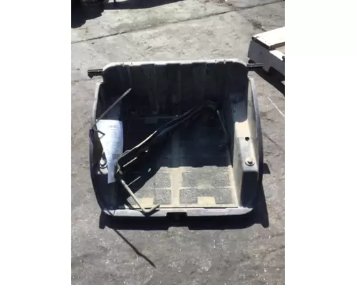 FREIGHTLINER M2 106 BATTERY BOX