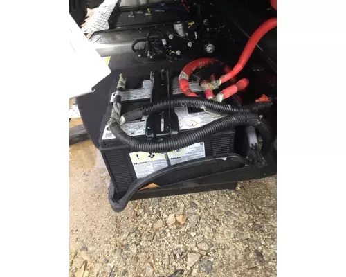 FREIGHTLINER M2 106 BATTERY BOX