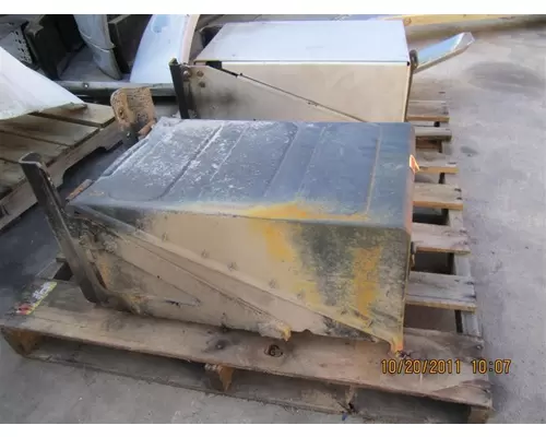 FREIGHTLINER M2 106 BATTERY BOX