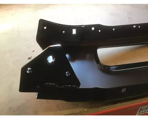 FREIGHTLINER M2 106 BUMPER CENTER