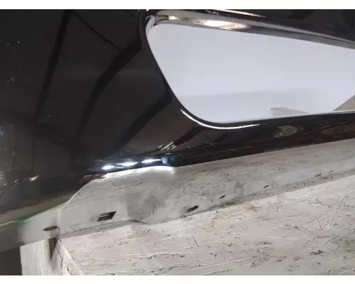 FREIGHTLINER M2 106 BUMPER CENTER