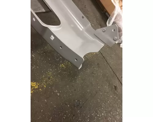 FREIGHTLINER M2 106 BUMPER CENTER