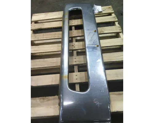 FREIGHTLINER M2 106 BUMPER CENTER