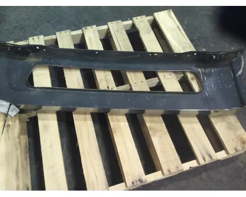 FREIGHTLINER M2 106 BUMPER CENTER