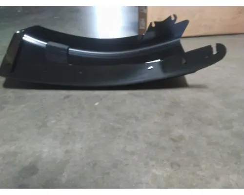 FREIGHTLINER M2 106 BUMPER END