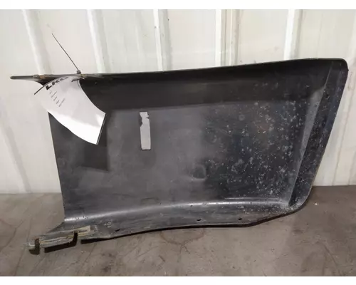 FREIGHTLINER M2 106 BUMPER END
