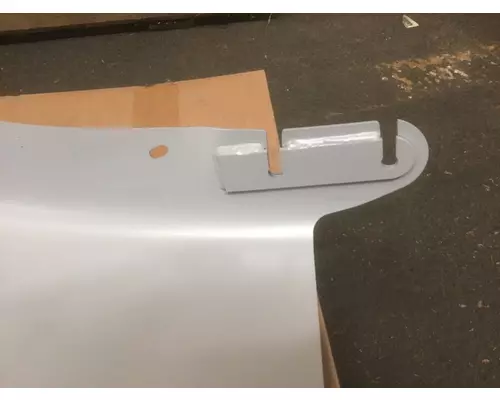 FREIGHTLINER M2 106 BUMPER END