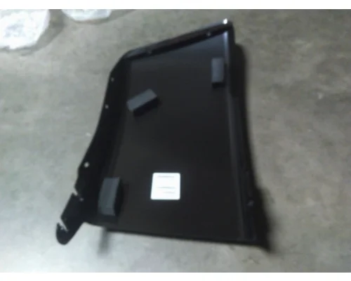 FREIGHTLINER M2 106 BUMPER END