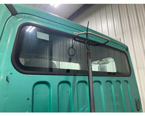 FREIGHTLINER M2-106 Back Glass