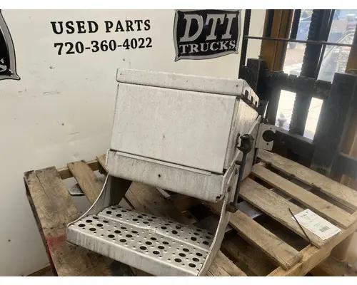 FREIGHTLINER M2 106 Battery Box