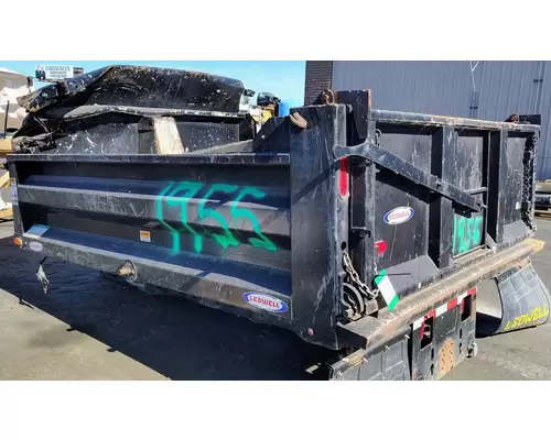 FREIGHTLINER M2 106 Body  Bed