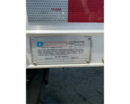 FREIGHTLINER M2 106 Body  Bed