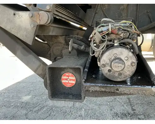 FREIGHTLINER M2 106 Body  Bed